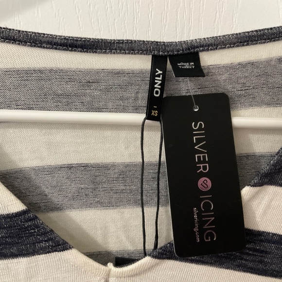 BNWT silver icing navy/white striped tee - Picture 2 of 4